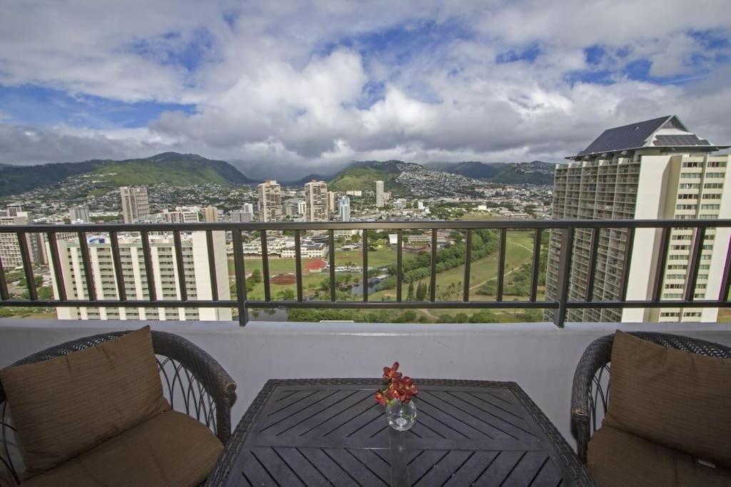 Апарт готель Hawaiian Hospitality Гонолулу Екстер'єр фото
